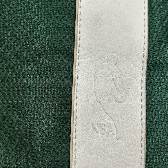 Boston Celtics NBA Basketball Green Crossbody Shoulder Strap Hand Bag Purse - Picture 11 of 15